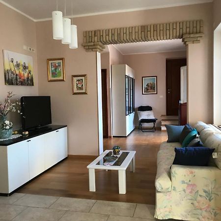 Villa Dei Fiori - Casa Vacanza カポテッラ エクステリア 写真