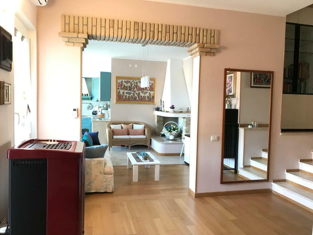 Villa Dei Fiori - Casa Vacanza カポテッラ エクステリア 写真