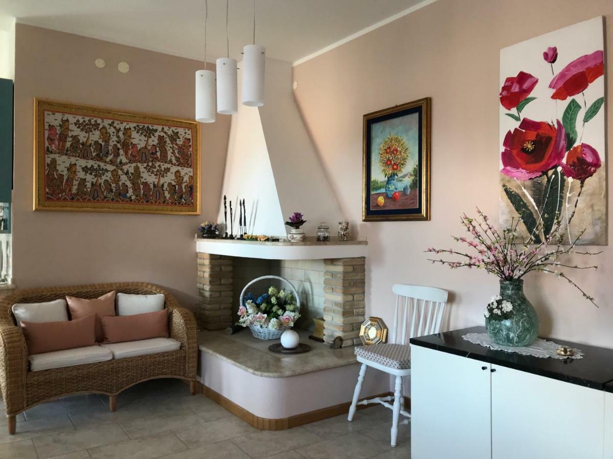 Villa Dei Fiori - Casa Vacanza カポテッラ エクステリア 写真